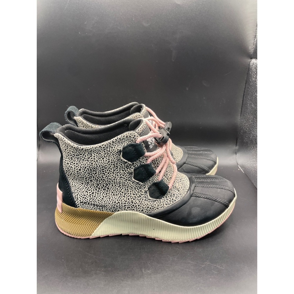 Sorel Out N About III Conquest Waterproof Leopard Boots Black Pink NY4564-010 4Y
